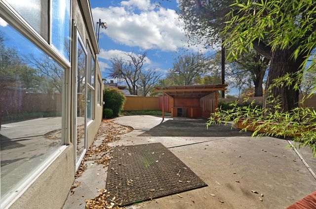 821 Solano Drive NE, Albuquerque, NM 87110