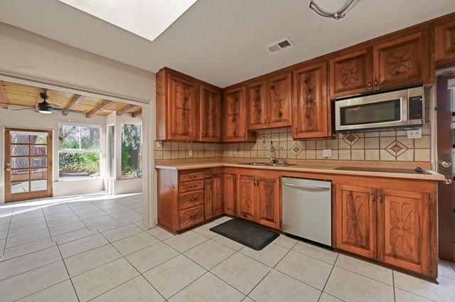 821 Solano Drive NE, Albuquerque, NM 87110