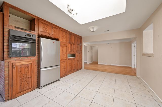 821 Solano Drive NE, Albuquerque, NM 87110