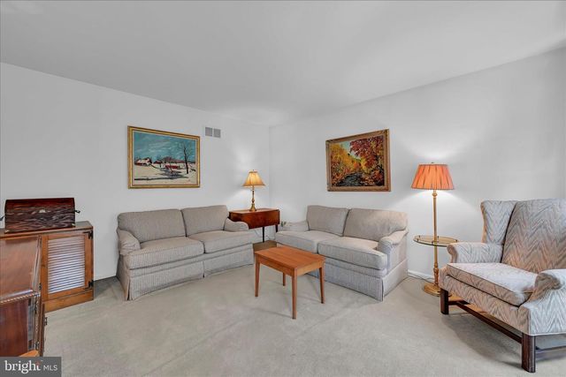 20 MAPLE SHADE LN, Fleetwood, PA 19522