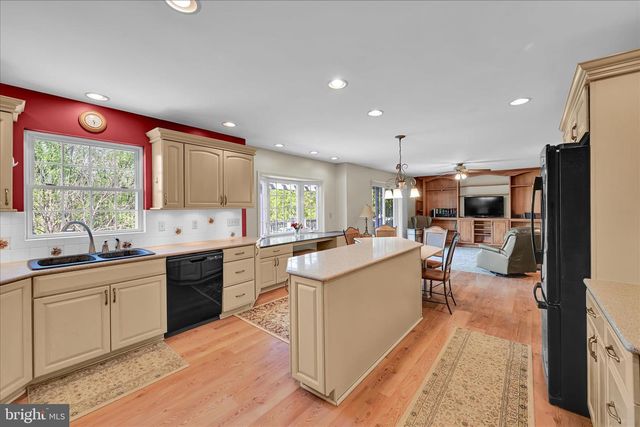 20 MAPLE SHADE LN, Fleetwood, PA 19522