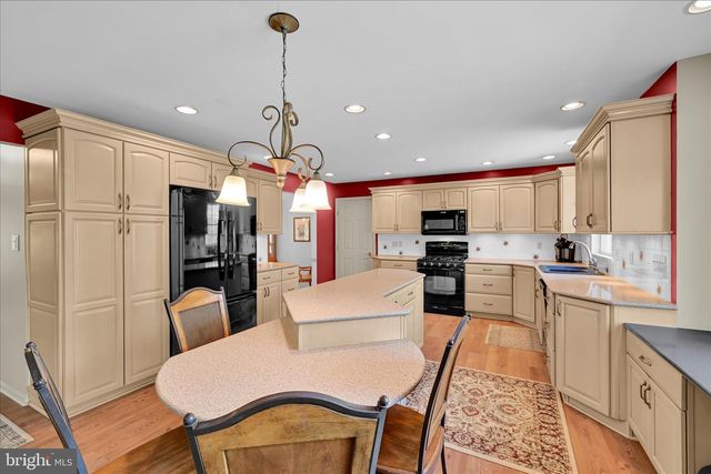 20 MAPLE SHADE LN, Fleetwood, PA 19522