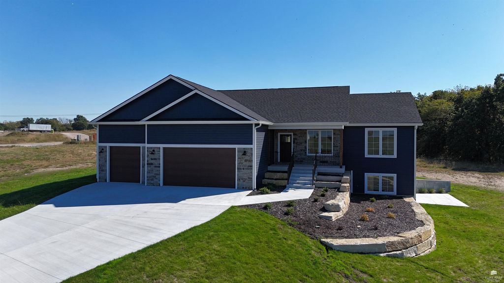 14226 Prairie West, Wamego, KS 66547