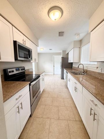 16730 Frigate Drive, Friendswood, TX 77546