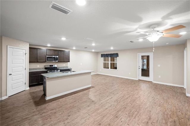 8294 Irwin Loop, Daphne, AL 36526