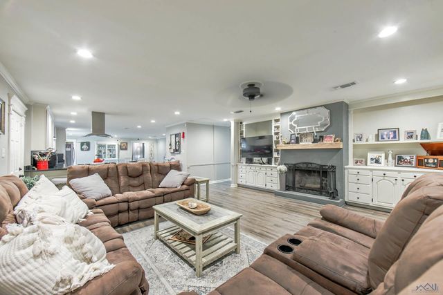 2807 Broadmoor Ave, Houma, LA 70364