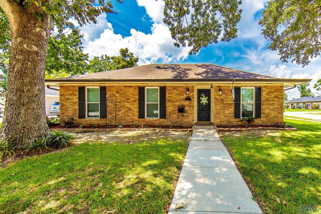 2807 Broadmoor Ave, Houma, LA 70364
