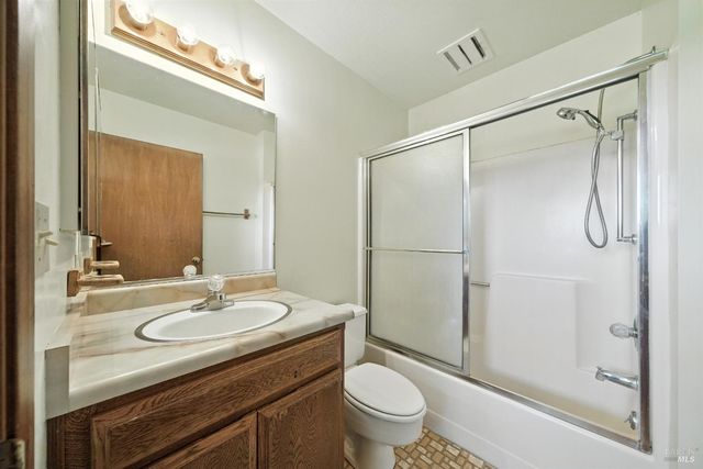 5295 N Hwy 116, Sebastopol, CA 95472