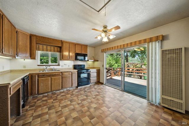 5295 N Hwy 116, Sebastopol, CA 95472