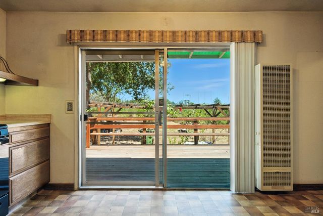 5295 N Hwy 116, Sebastopol, CA 95472