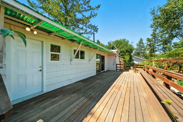 5295 N Hwy 116, Sebastopol, CA 95472