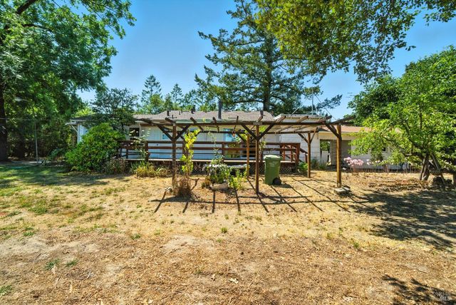 5295 N Hwy 116, Sebastopol, CA 95472