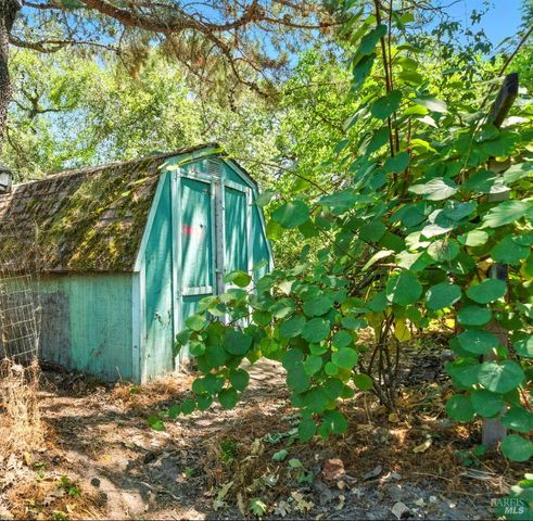5295 N Hwy 116, Sebastopol, CA 95472