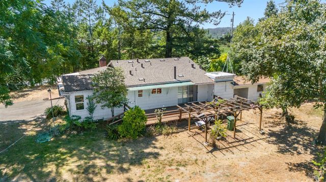 5295 N Hwy 116, Sebastopol, CA 95472