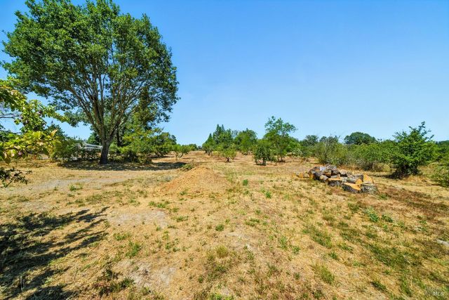 5295 N Hwy 116, Sebastopol, CA 95472