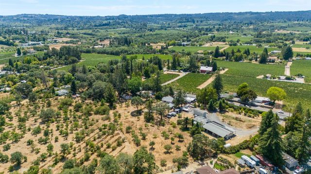 5295 N Hwy 116, Sebastopol, CA 95472