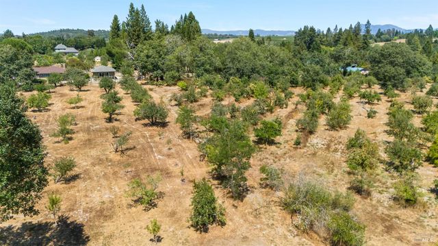 5295 N Hwy 116, Sebastopol, CA 95472