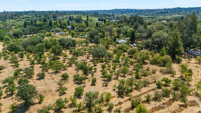 5295 N Hwy 116, Sebastopol, CA 95472