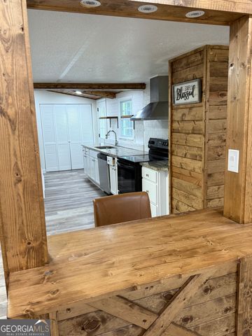 17056 Wildwood Road, Griffin, GA 30223
