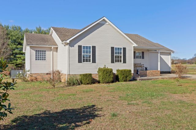 14 Hazelwood Ln, Winchester, TN 37398