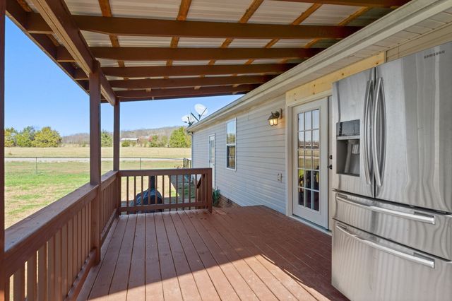 14 Hazelwood Ln, Winchester, TN 37398