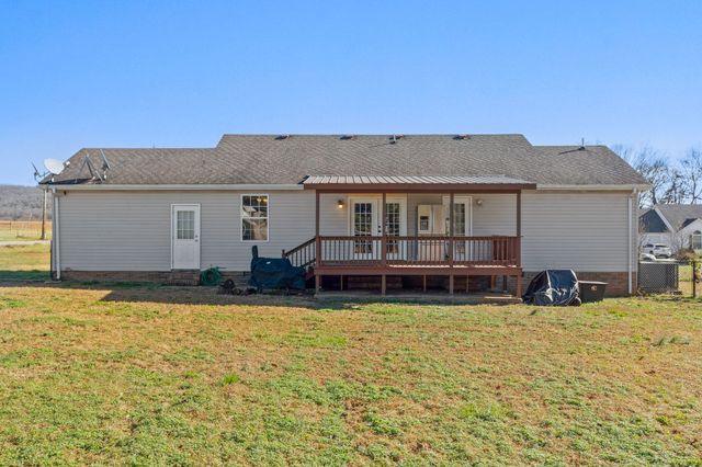 14 Hazelwood Ln, Winchester, TN 37398