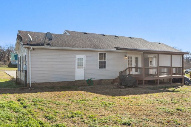 14 Hazelwood Ln, Winchester, TN 37398