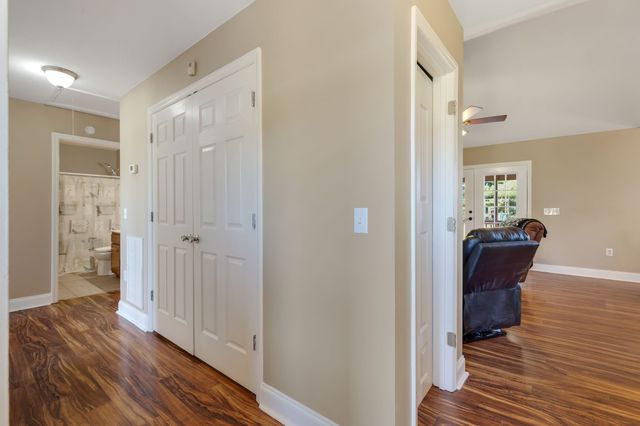 14 Hazelwood Ln, Winchester, TN 37398