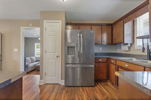 14 Hazelwood Ln, Winchester, TN 37398