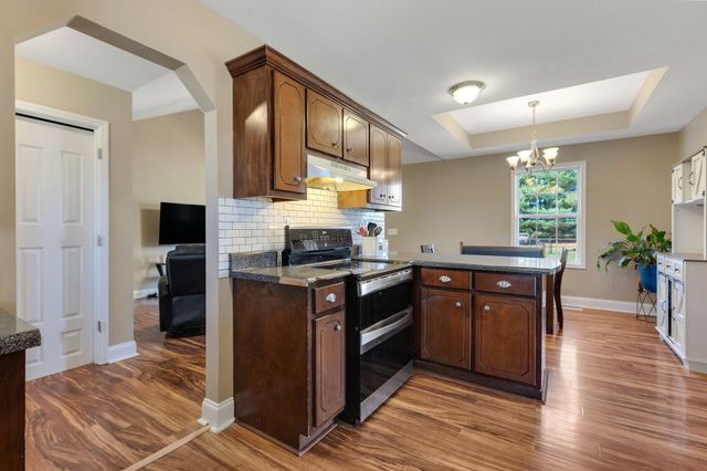 14 Hazelwood Ln, Winchester, TN 37398