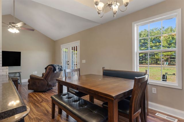 14 Hazelwood Ln, Winchester, TN 37398