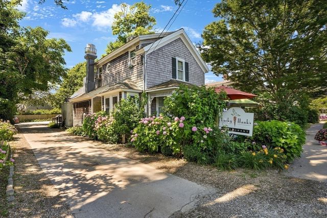 218 Upper Main Street, Edgartown, MA 02539