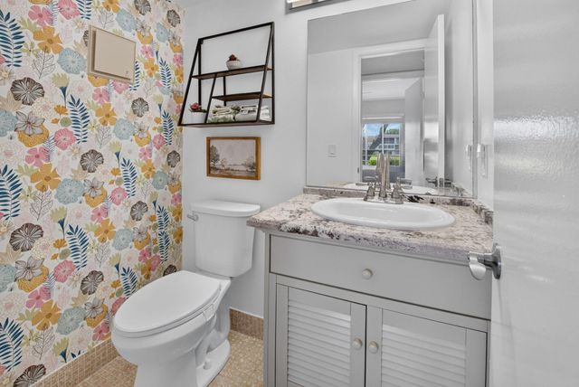 236 Preston Way f, Boca Raton, FL 33434