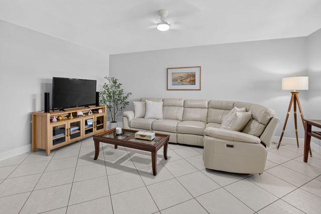 236 Preston Way f, Boca Raton, FL 33434