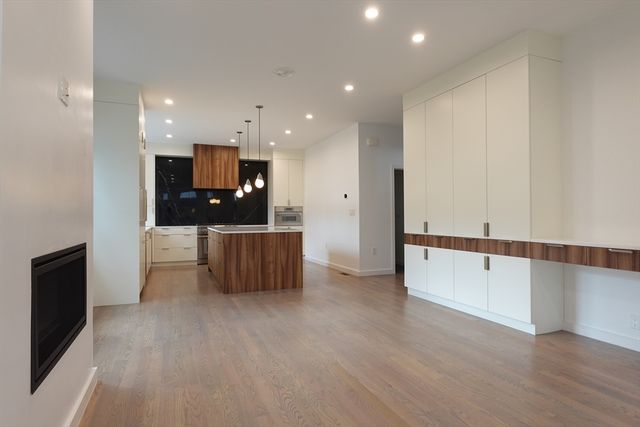 70 Walker 2, Newton, MA 02460