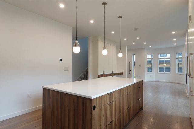 70 Walker 2, Newton, MA 02460