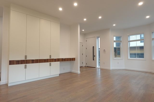 70 Walker 2, Newton, MA 02460
