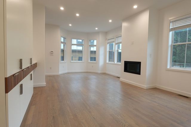 70 Walker 2, Newton, MA 02460