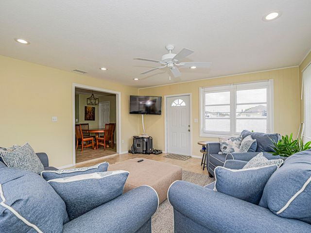 573 Autumn Terrace, Sebastian, FL 32958