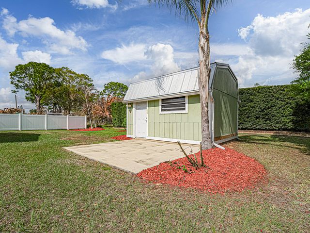 573 Autumn Terrace, Sebastian, FL 32958