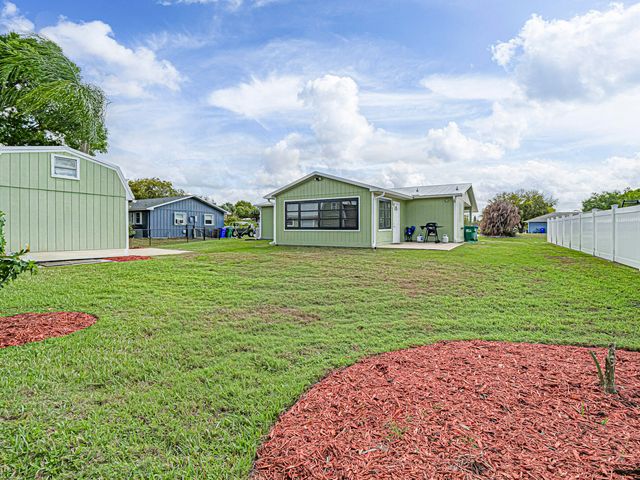 573 Autumn Terrace, Sebastian, FL 32958