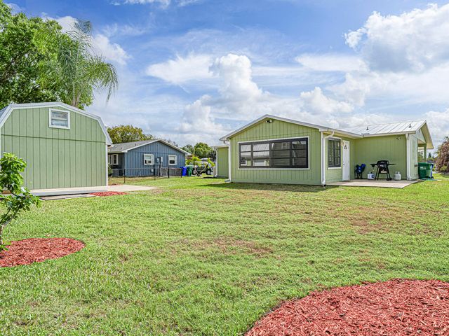 573 Autumn Terrace, Sebastian, FL 32958