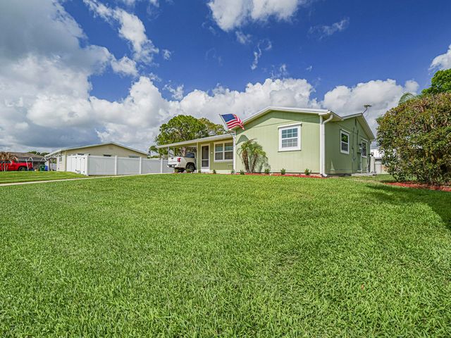573 Autumn Terrace, Sebastian, FL 32958
