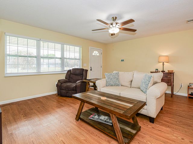 573 Autumn Terrace, Sebastian, FL 32958