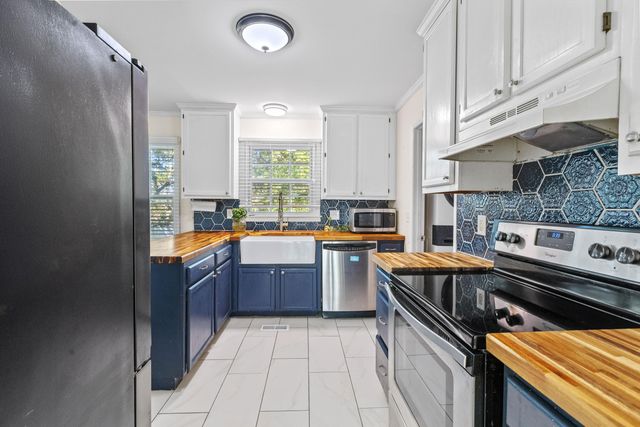 5729 Saint Angela Drive, North Charleston, SC 29418