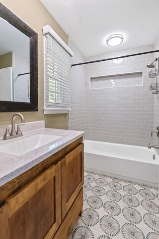 5729 Saint Angela Drive, North Charleston, SC 29418