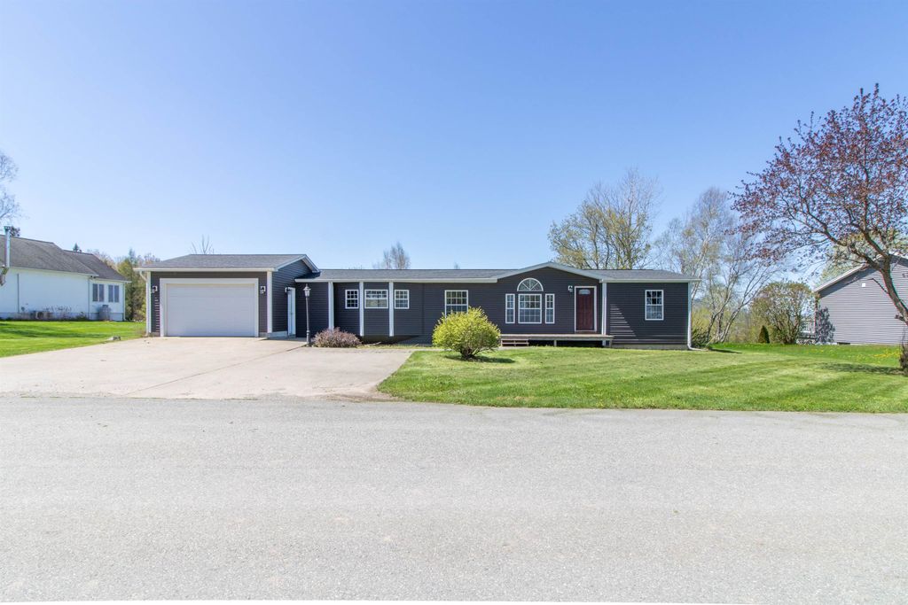 298 Memphremagog Views, Newport City, VT 05855