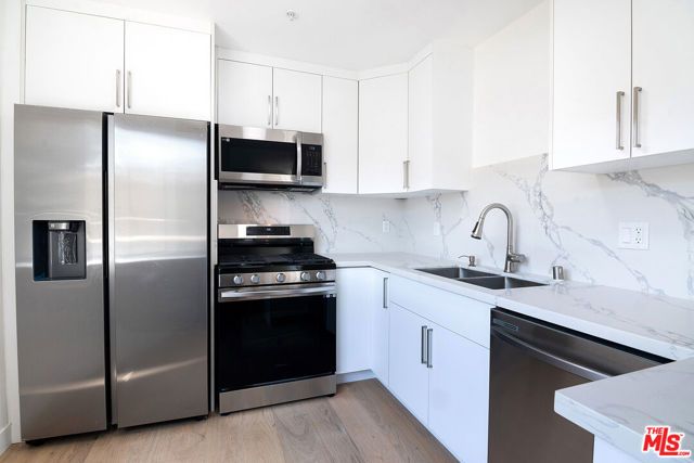 231 E Hyde Park Boulevard, Inglewood, CA 90302