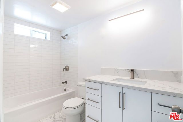 231 E Hyde Park Boulevard, Inglewood, CA 90302