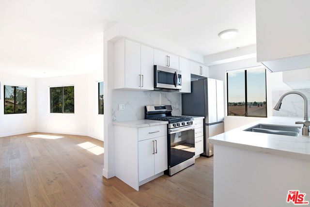 231 E Hyde Park Boulevard, Inglewood, CA 90302